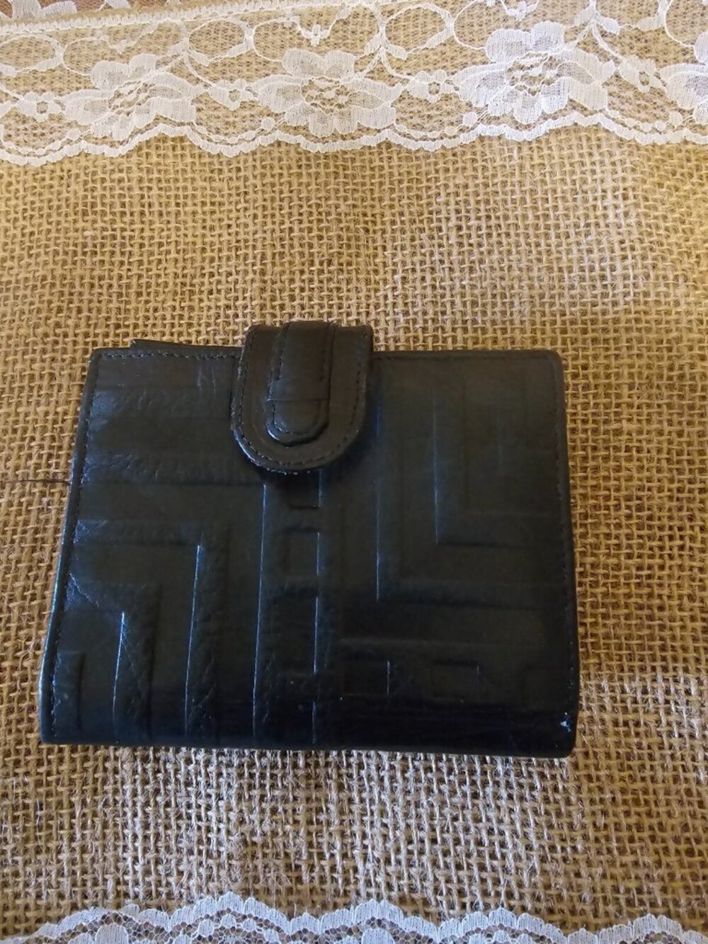 Due Fratelli Genuine Leather Black Wallet Lots of Space Zip/Snap Closure